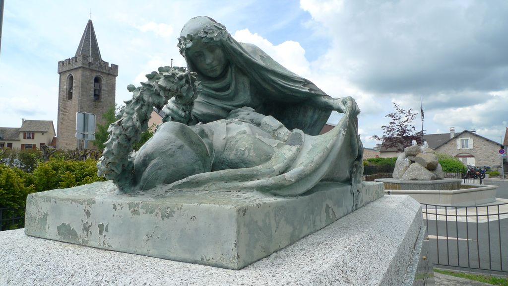 Groupe sculpté. Vue latérale.