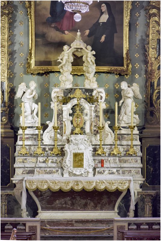 Transept sud. Chapelle du Saint-Sacrement. Autel.