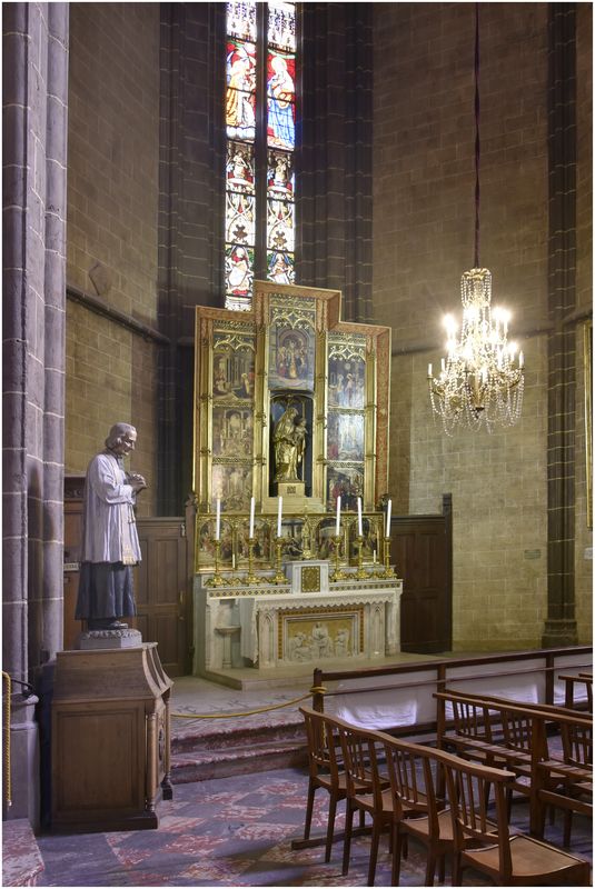 Transept sud. Absidiole est. Retable de la Vierge de Mangrana.