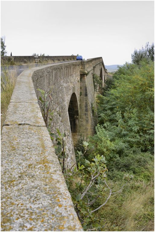 Rampe d’accès courbe.