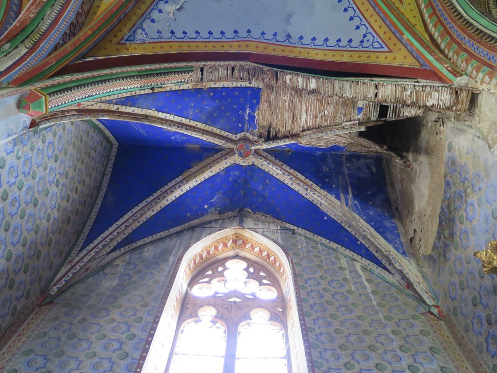 4e chapelle sud. Saint Sacrement. Voûte effondrée.