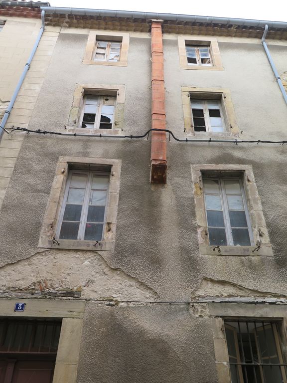 Rue Grammatique, façade du bureau de bienfaisance et de l’établissement des sœurs de Nevers.