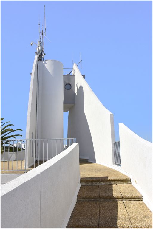 Capitainerie de Port Camargue. Architecte Jean Balladur. Vigie depuis la terrasse.