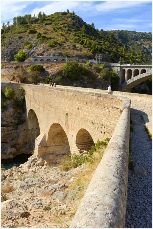 Rampe d’accès du pont côté aval.