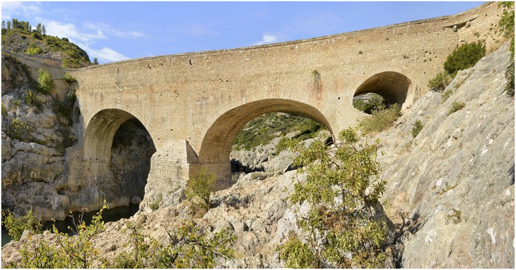 Arches du pont côté aval.