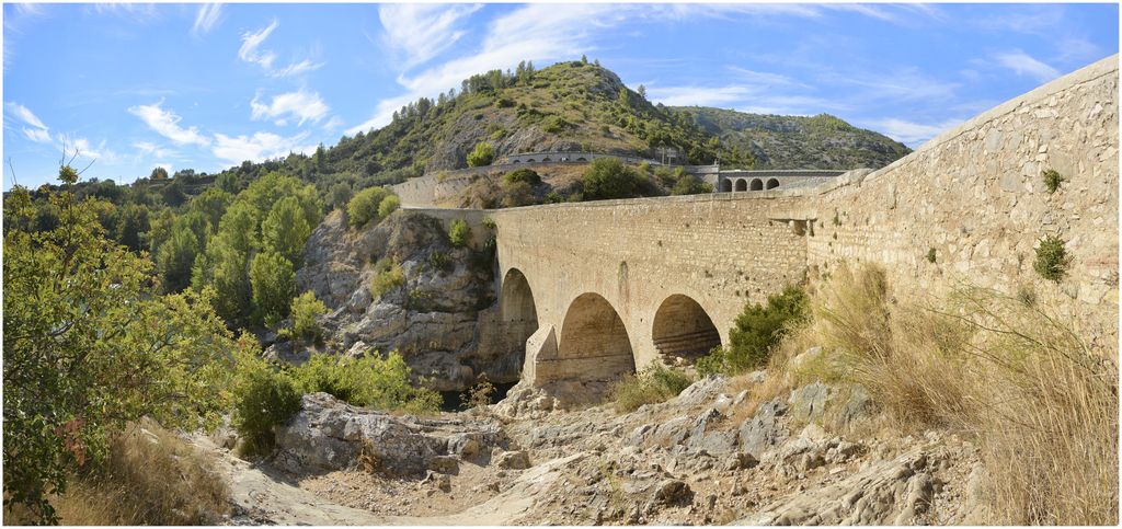 Arches du pont côté aval.