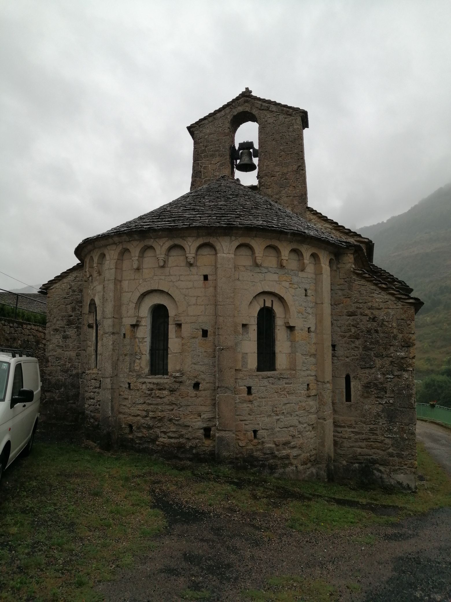 Le chevet de l’église.