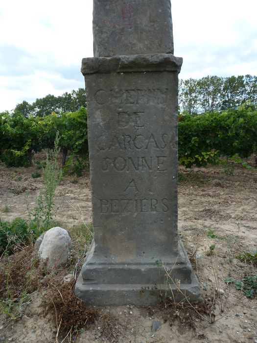 Inscription : chemin de Carcassonne à Béziers.