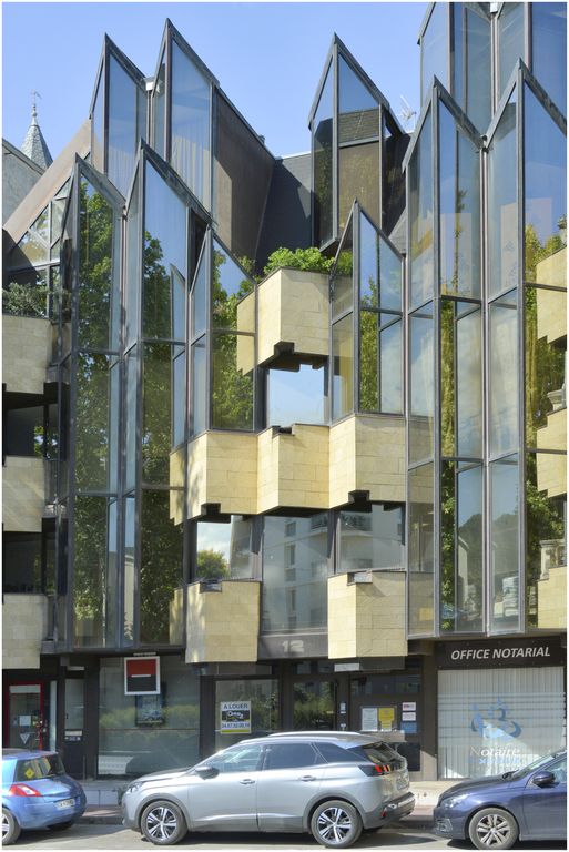 Façade sur l’avenue d’Assas. Vue d’ensemble.