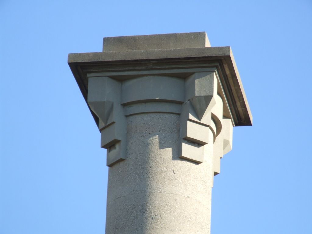 Détail du couronnement.