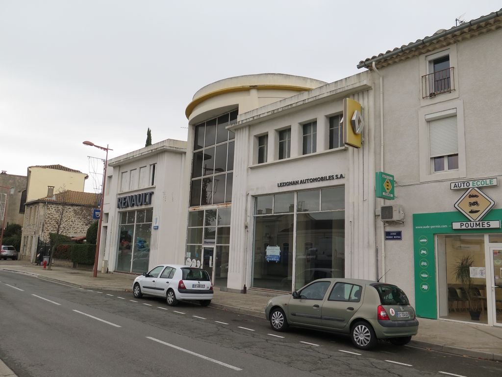 Façade sur l’avenue Georges-Clémenceau de l’ancien garage Citroën, puis Renault.