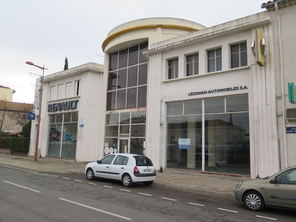 Façade sur l’avenue Georges-Clémenceau.