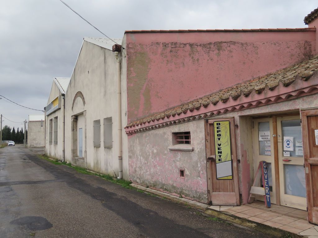 Vue arrière des sheds.