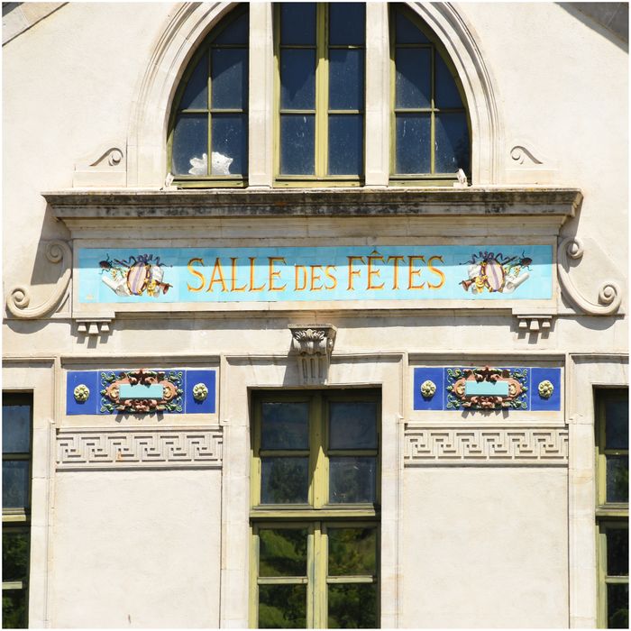 façade antérieure, détail