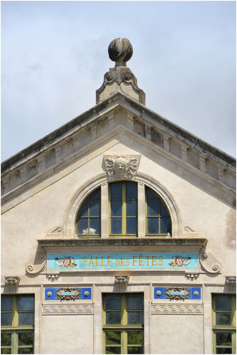 façade antérieure, détail