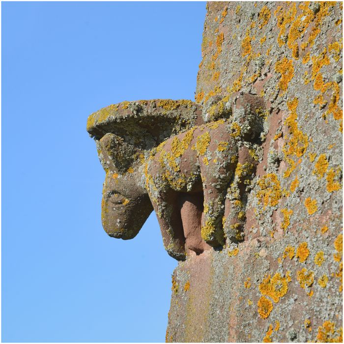 Clocher, décor sculpté