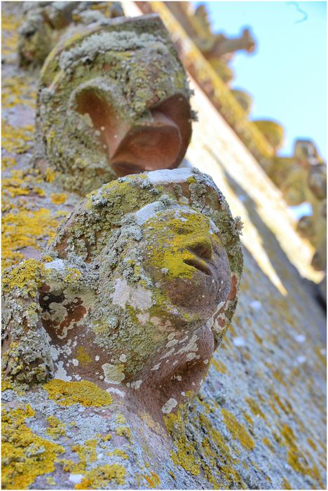 Clocher, décor sculpté