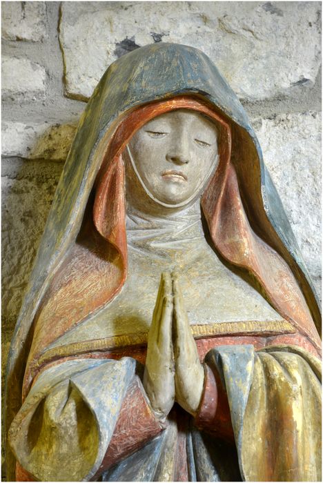 statue : Vierge, vue partielle