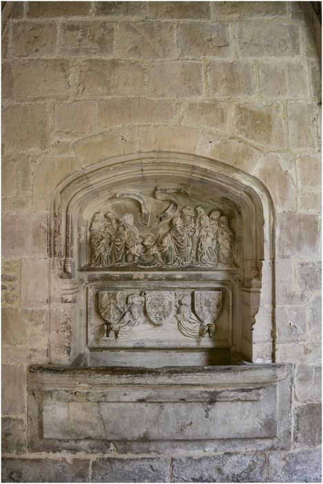 petit cloître, lavabo de cloître, haut-relief : Le lavement de pieds