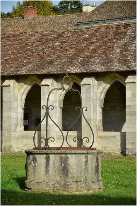 grand cloître, puits