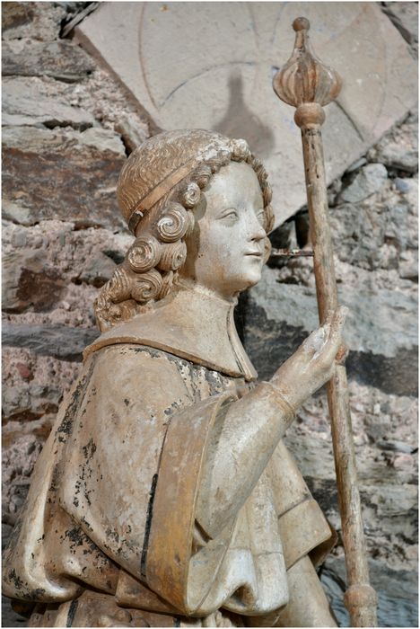statue : Ange de l’Annonciation, vue partielle
