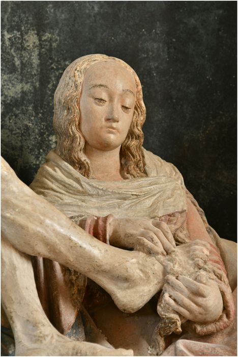 groupe sculpté : Vierge de Pitié, détail