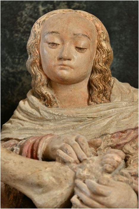 groupe sculpté : Vierge de Pitié, détail