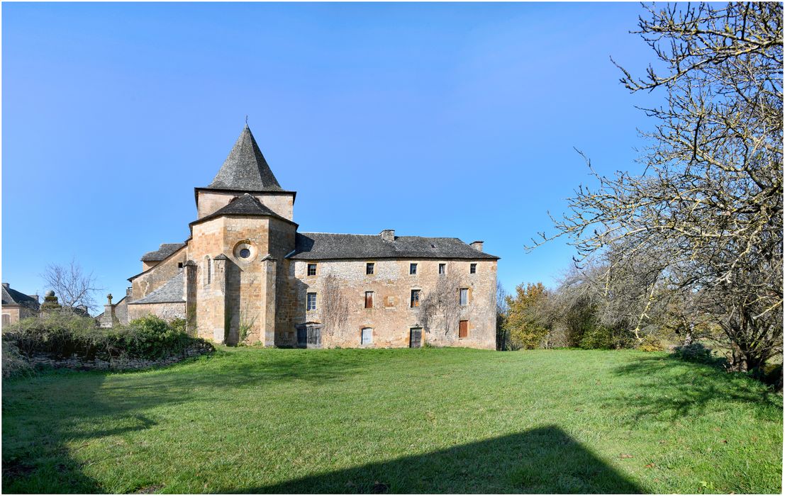 chevet de l'église et prieuré