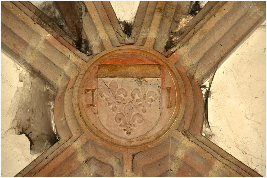 3e chapelle sud, détail d’une clef de voûte blasonnée