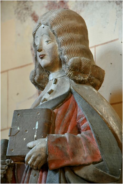 statue : saint Jean l'évangéliste, vue partielle