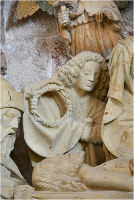 groupe sculpté : Mise au tombeau (la), détail de saint Jean