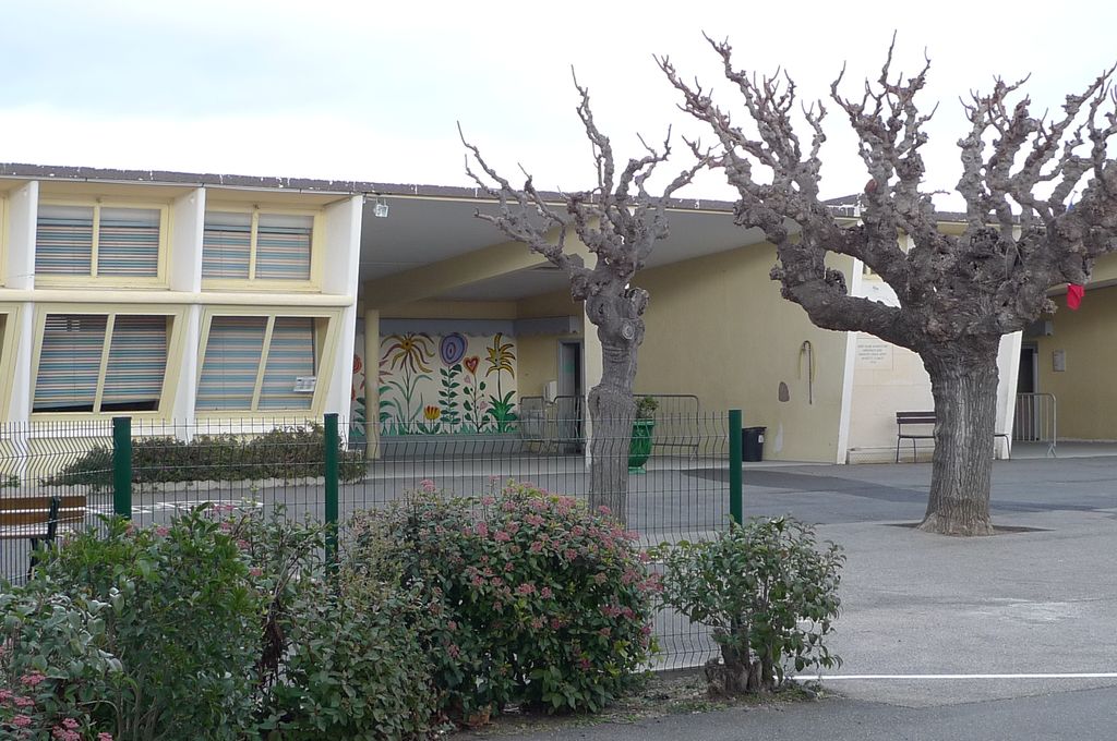 Façade sur la cour.