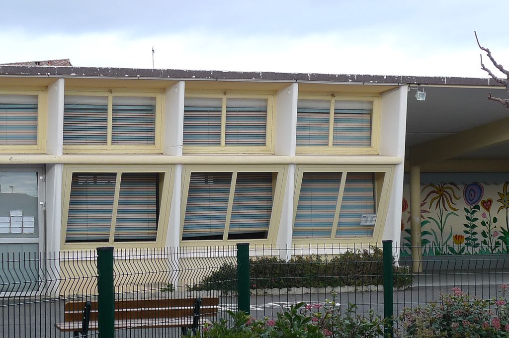 Façade sur la cour.