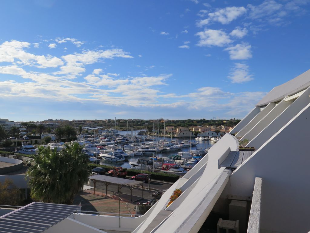 1er étage. L’amphithéâtre est ouvert côté ouest vers le port.