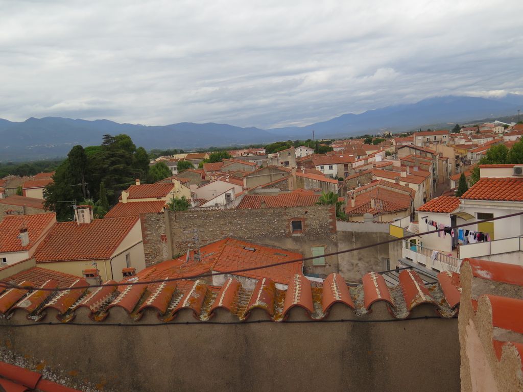 Haut du mur de la façade occidentale. Vue vers l’ouest.