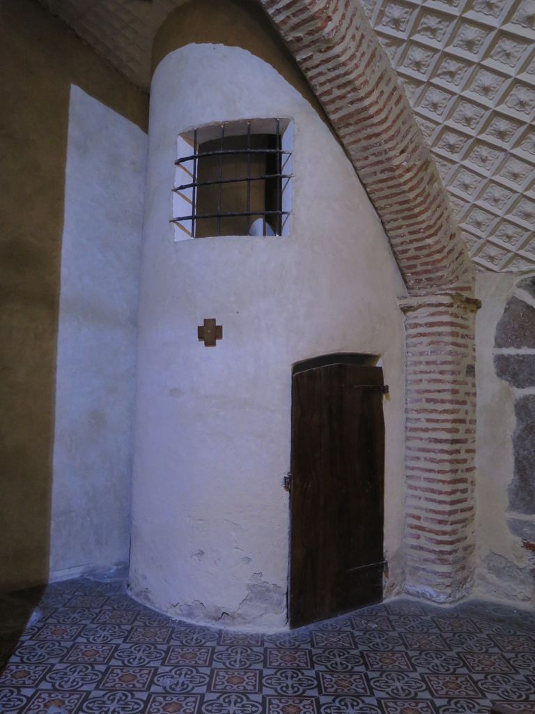 Tribune. Escalier d’accès.