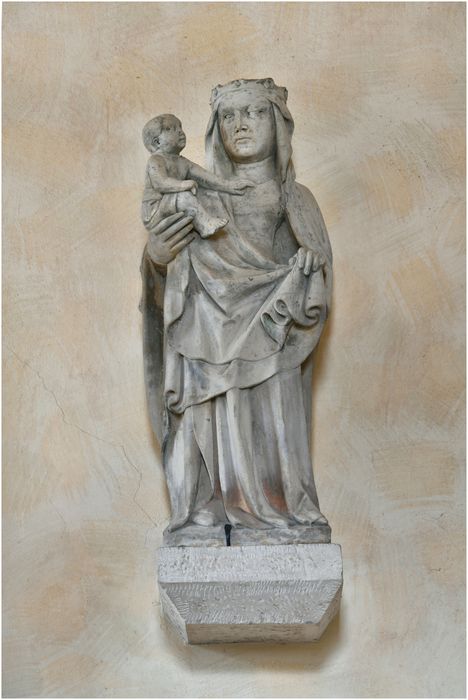 statue : Vierge à l'Enfant. Face