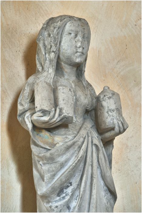 statue : Marie-Madeleine. Trois-quart