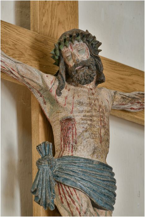 Statue : Christ en croix