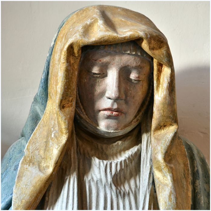 groupe sculpté : Vierge de Pitié, détail