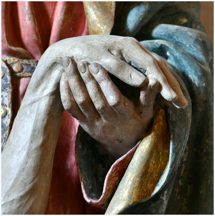 groupe sculpté : Vierge de Pitié, détail