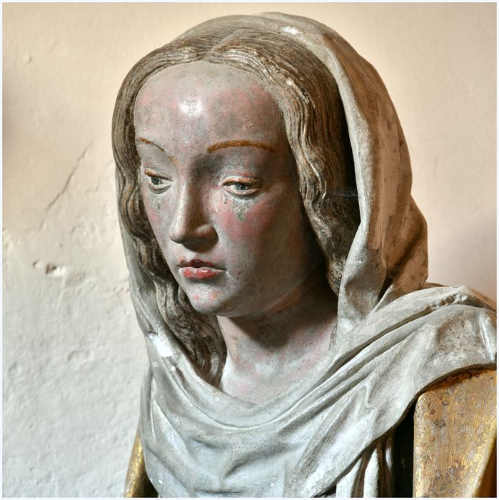 groupe sculpté : Vierge de Pitié, détail