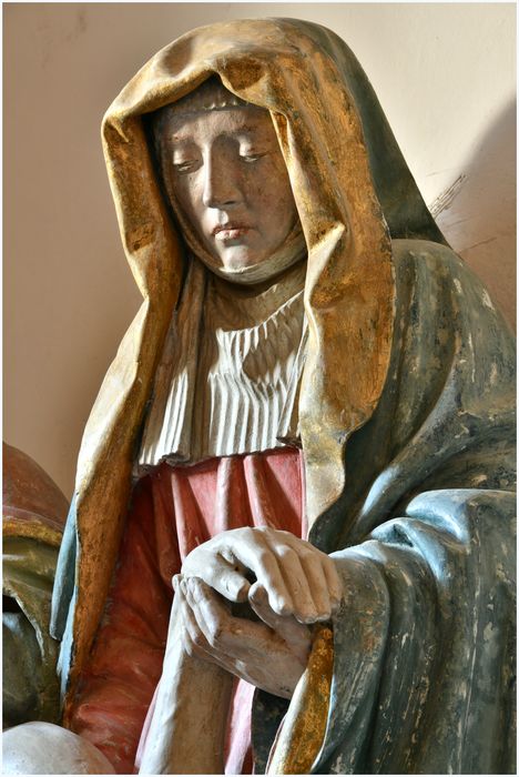 groupe sculpté : Vierge de Pitié, vue partielle