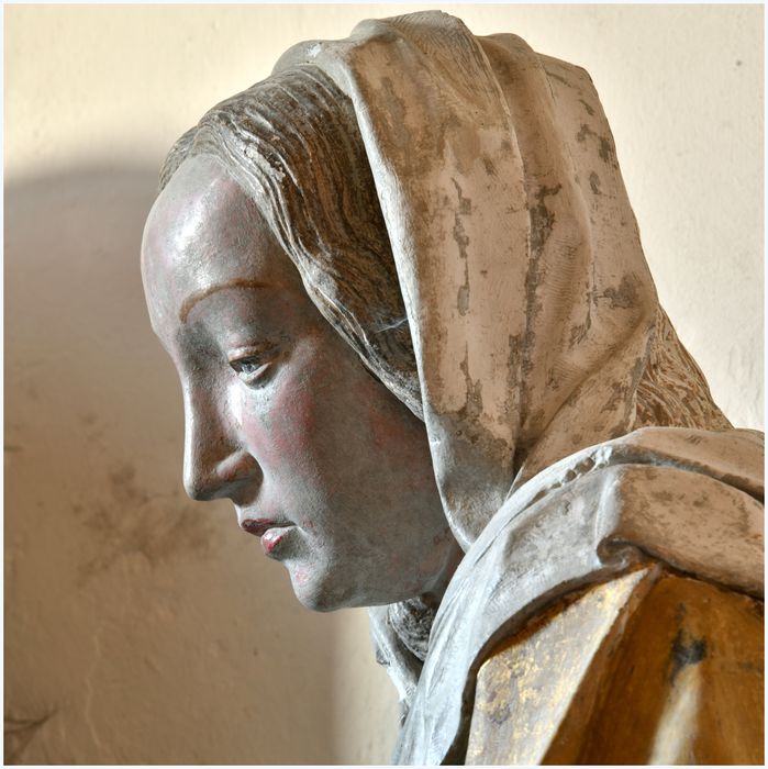 groupe sculpté : Vierge de Pitié, détail