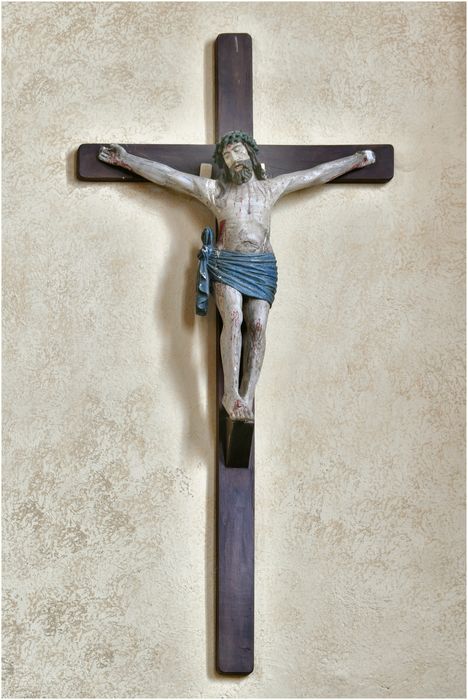 statue : Christ en croix