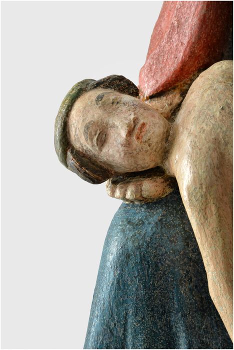 Groupe sculpté : Vierge de Pitié, détail