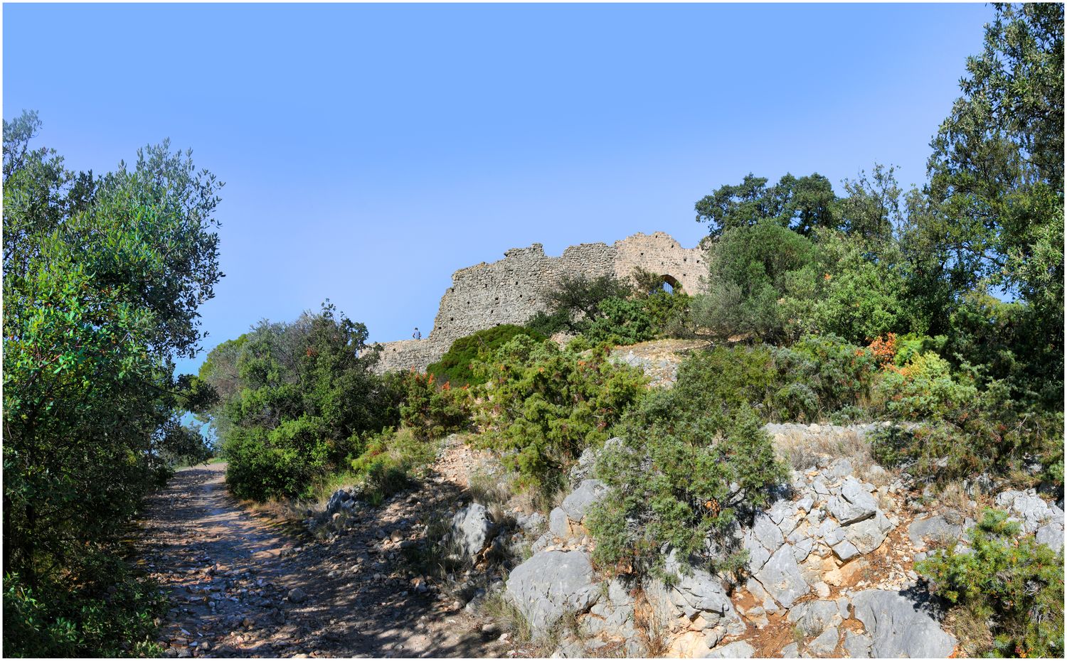 Vue d’ensemble depuis l’Est.