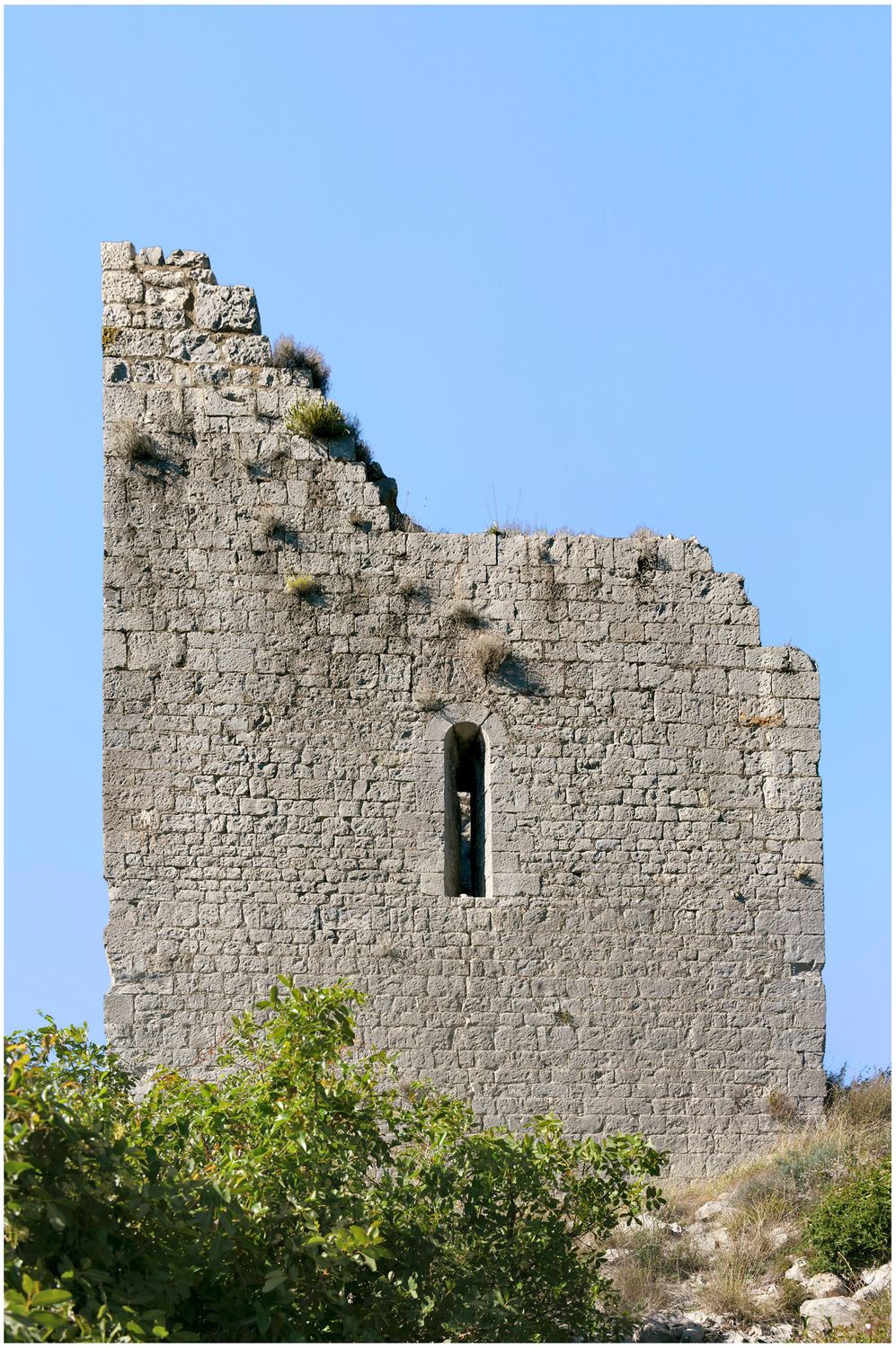 Vue de la face est de la tour-maîtresse.