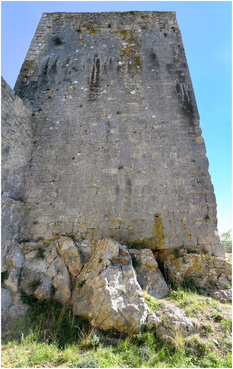 Vue de la face ouest de la tour-maîtresse.