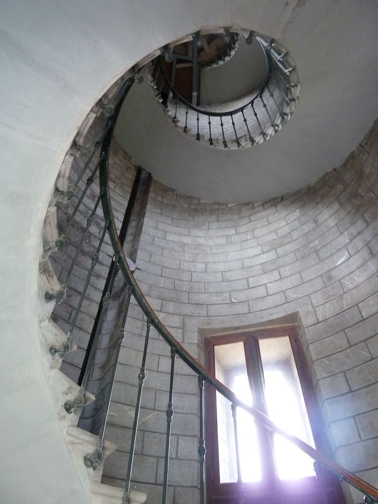 Le phare. Escalier de la tour. 